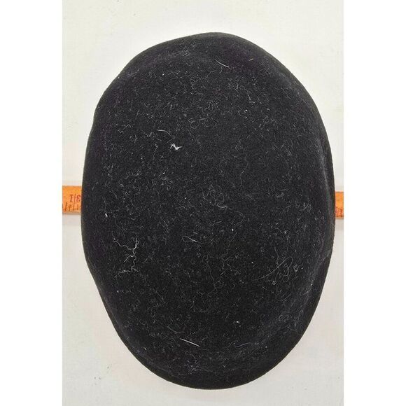 Vintage Broner Black Wool Beret Hat With Fuzzy Texture & Cozy Fit made in USA - Picture 1 of 10